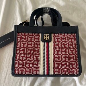 brand new never used tommy hilfiger crossbody purse